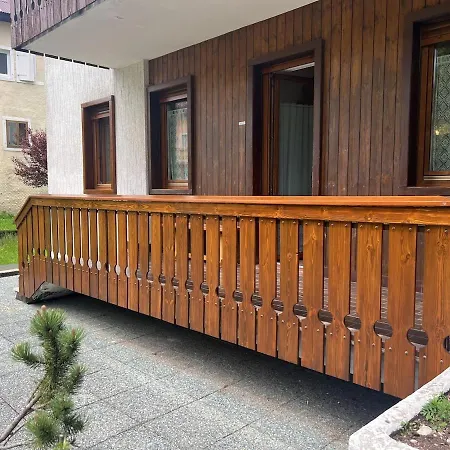 Ai Cinque Pini - In Centro Con Terrazzo, Giardino E Garage Διαμέρισμα