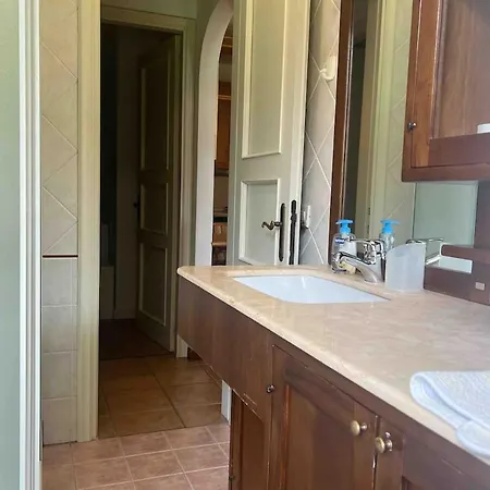 Appartement Ai Cinque Pini - In Centro Con Terrazzo, Giardino E Garage *